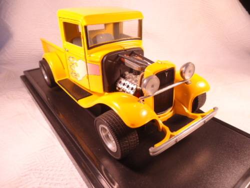 Road Signature - 1934 Ford Pick Up Street Rod