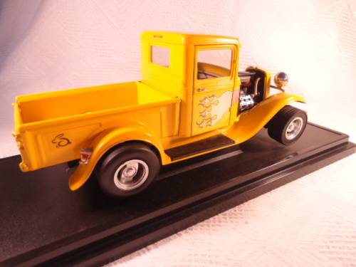 Road Signature - 1934 Ford Pick Up Street Rod