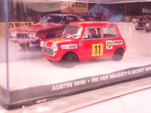 James Bond 007 - Austin Mini with figurine - #11 - On Her Majesty`s Secret Service