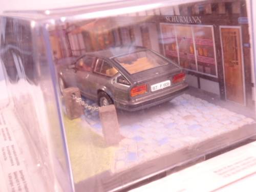 James Bond 007 - Alfa Romeo GTV6 with figurine - Octopussy