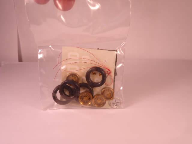 Top Queens - Alfa Romeo Bi-Motore 1935 - # 422 - Unbuilt White Metal Kit