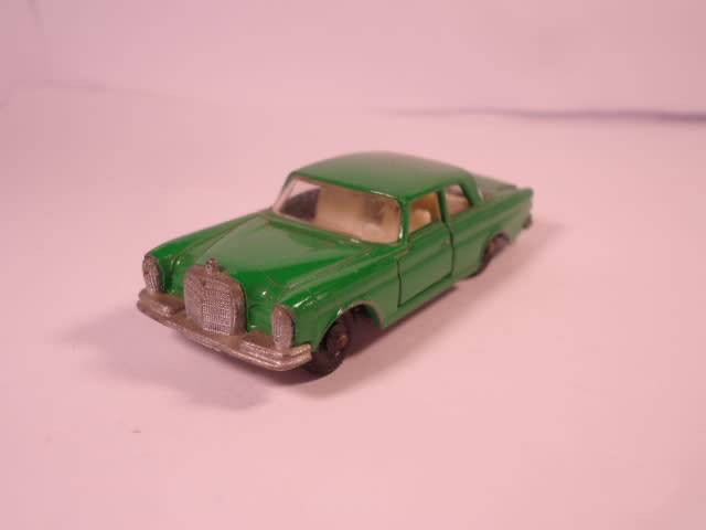 Matchbox Regular Wheels - Mercedes 300 SE - #46c