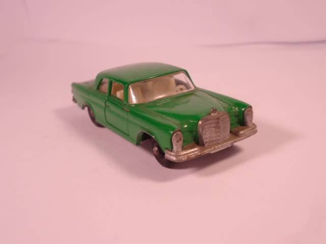 Matchbox Regular Wheels - Mercedes 300 SE - #46c
