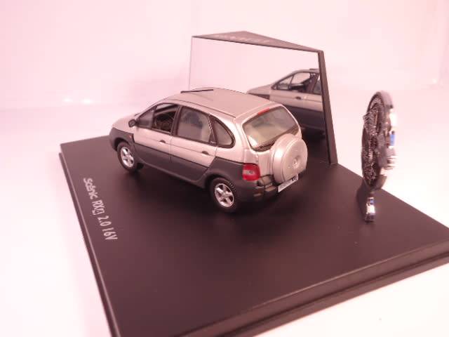 Universal Hobbies - Renault Scenic RX4 2.0 16V - #2102