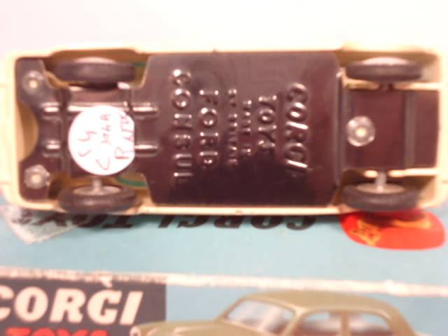 Corgi Toys - Ford Consul Saloon - # 200