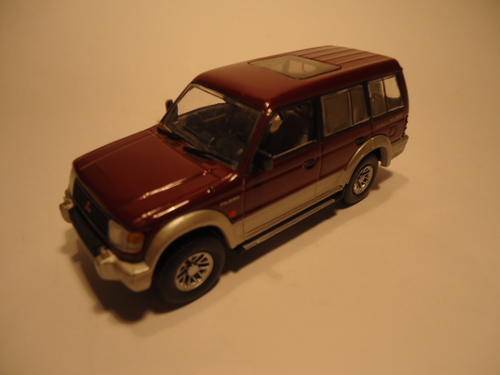 Minichamps - 1994 Mitsubishi Pajero LWB