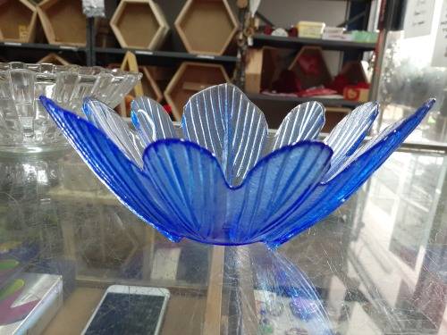 Decorative Blue Glass Leaf-fishtail Texture Bowl