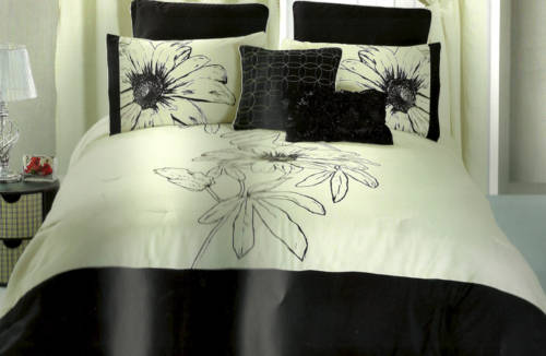 6 PIECE QUEEN SIZE DUVET COVER SET A MUST HAVE