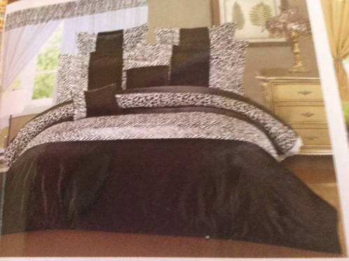 11PIECE QUEEN SIZE LUXURY COMFOTER SET A MUST HAVE