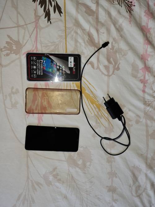 SAMSUNG A70 **** READ DESCRIPION***