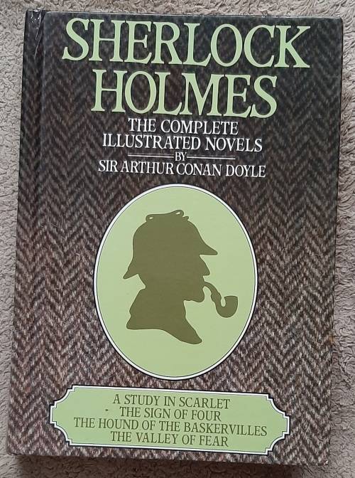 Sherlock Holmes: The complete illustrated novels  Author: Sir Arthur Conan Doyle