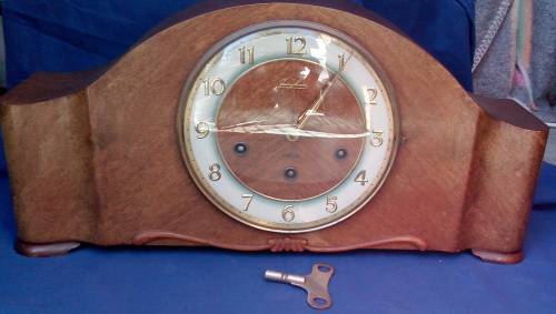 Junghans Mantel Clock plus wind-up key