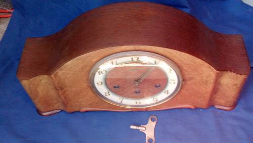 Junghans Mantel Clock plus wind-up key