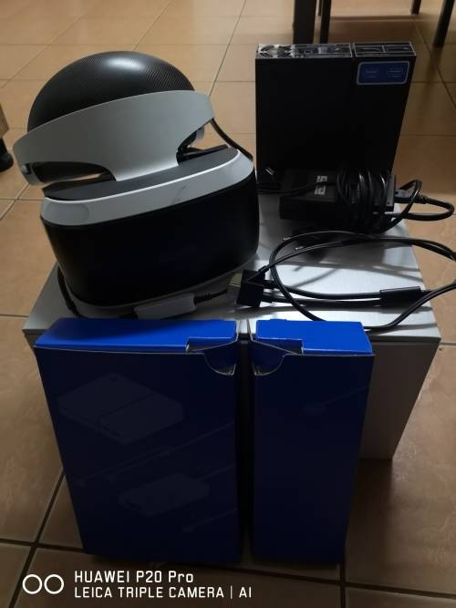 PlayStation VR complete headset with VR game , like new !
