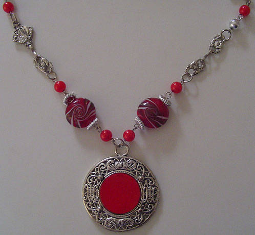 FLEAMARKET RESELLERS: DRC Imported Handcrafted Necklace in Mixed Medium