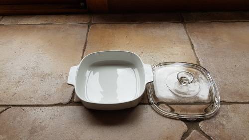 Corningware Microwave oven dish.  Microwave Plus MW-9-B Browning Skillet.