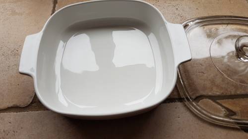 Corningware Microwave oven dish.  Microwave Plus MW-9-B Browning Skillet.