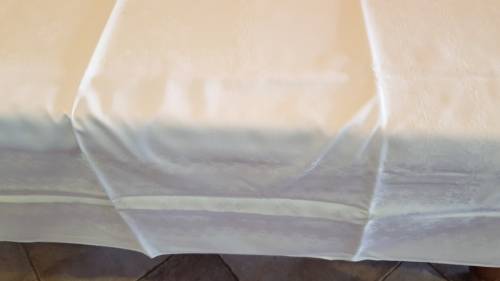 Damask Table Cloth - Rectangular - Hemmed.