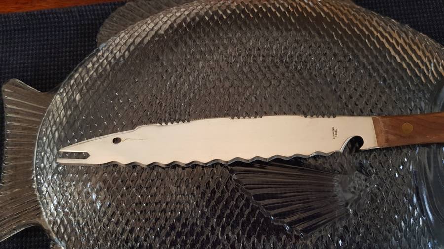 Glass Fish Design serving set. Anchor Hocking glass.