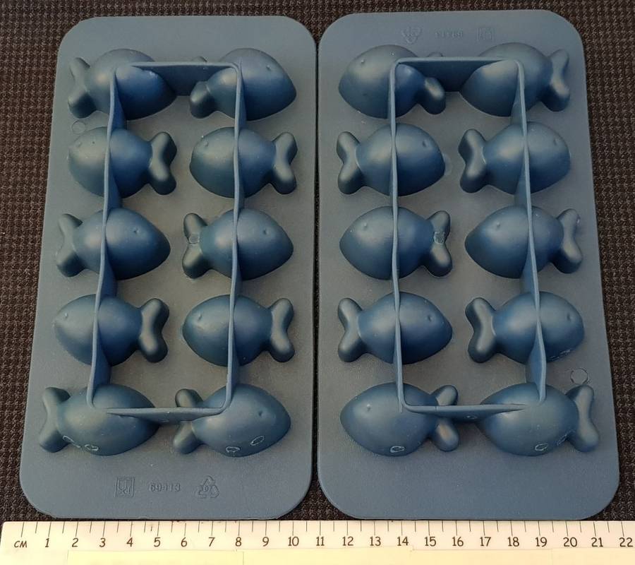 Silicone Ice Cube Trays 2x in blue with fish design for ice cubes.