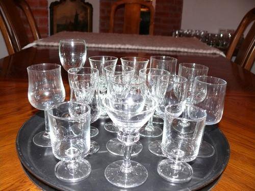 Glasses: Collection various sherry glasses