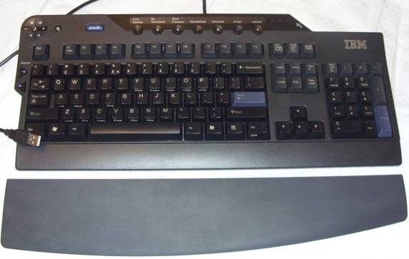 IBM SK-8815 USB keyboard- Have a look at what this keyboard offers