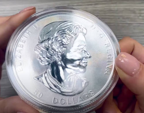 10 Oz Canada Silver Maple in Capsule (2020)