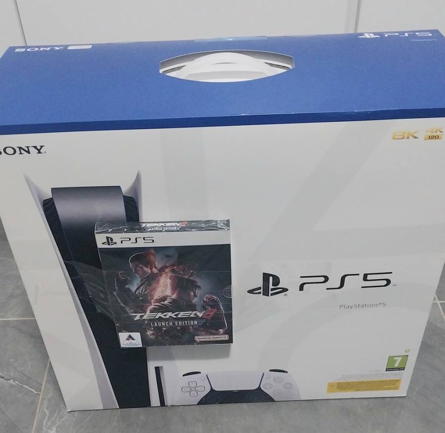 PS5 Bluray Disc Edition - 1 controller + Tekken 8 Launch Edition bundle (Brand New and sealed!!!)