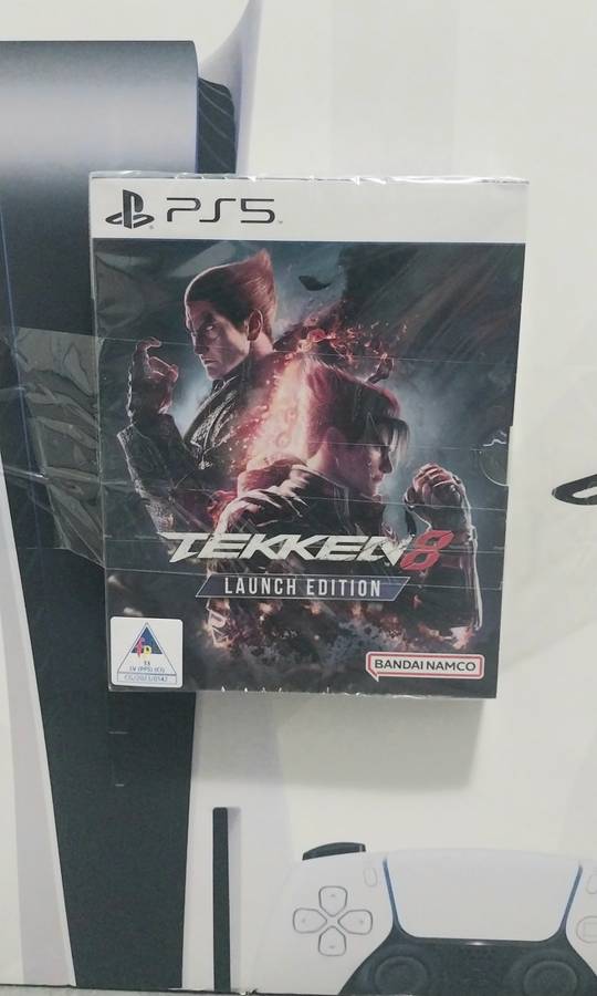 PS5 Bluray Disc Edition - 1 controller + Tekken 8 Launch Edition bundle (Brand New and sealed!!!)