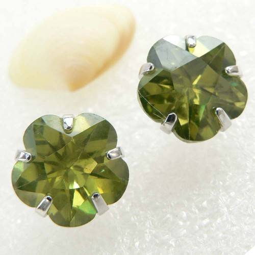 "NEW SUMMER STOCK!!" OLIIVINE QUARTZ EARRINGSCRAFTED IN 925 STERLING SILVER