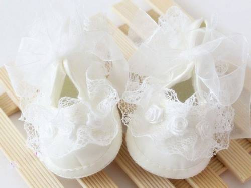 PRE-WALKER ROSEBUD SHOES - WHITE - PERFECT FOR WEDDINGS /CHRISTENINGS 3 - 6  MONTHS