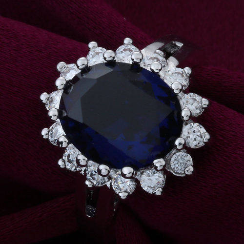 STUNNING OVAL CUT SAPPHIRE CZ RING CRAFTED IN HALLMARKED 925 SILVER - RING SIZE 9  ( R 3/4 )
