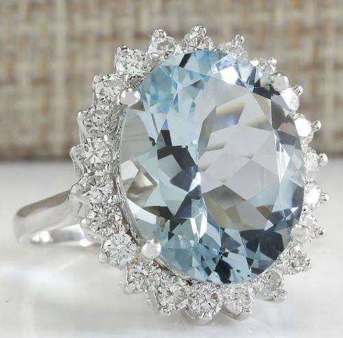 BEAUTIFUL BLUE TOPAZ CZ OVAL CUT RING CRAFTED IN HALLMARKED 925 SILVER - RING SIZE 10  ( R 3/4 )