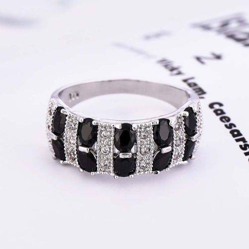 SPARKLING BLACK AND WHITE SAPPHIRE ETERNITY SILVER  RING SIZE 8.5 ( Q 3/4 )