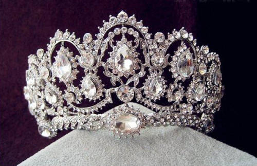 UNIQUE AND VERY DETAILED  SILVER PLATED BRIDE'S TIARA /CROWN WITH RHINESTONES   - BRIDAL TIARA