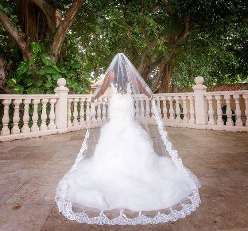 PREMIUM QUALITY LUXURIOUS  WHITE  3M BRIDAL WEDDING VEIL WITH COMB LACE  EDGE - ALSO IN IVORY