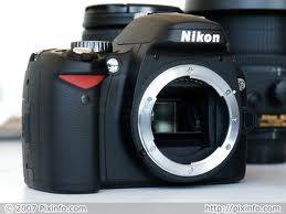 Nikon D60 10 MP body only Plus Box/Bag/CD/Booklet "READ"