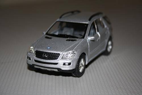 Rare and Beautiful Mercedes Benz ML-Class by Kinsmart