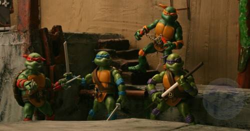 Teenage Mutant Ninja Turtles Figures - 1990 Classic - Includes all 4 Turtles + Display Case (TMNT3)