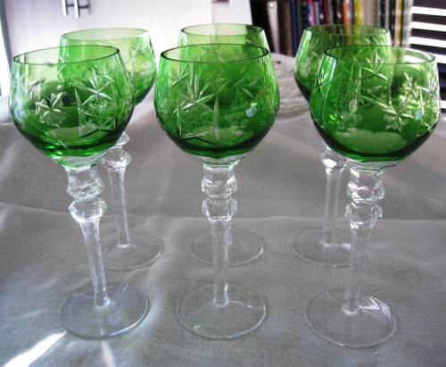 SET OF 6 GREEN STEM GLASES (21cm HIGH) for WINE, DRINKS or DECORATION