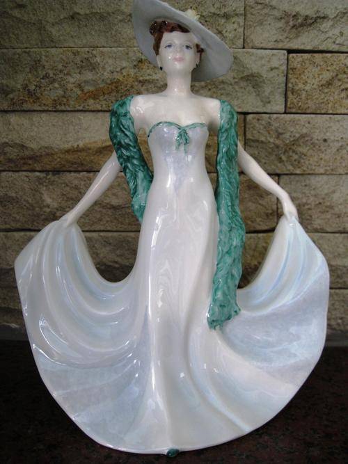 Coalport Porcelain Figure - "Elegance" From Ladies Of Fashion Series (Free Postage)