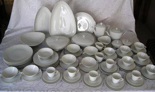 Hutschenreuther: Apart: 6 Set Dinner, Tea & Coffee Sets: 83 Pieces