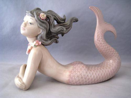 MERMAID LYING FANTASY MERMAID: PORCELAIN FIGURINE BY LLADRO #1414 LLADRO LYING MERMAID FIGURINE