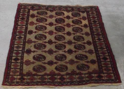 STUNNING VINTAGE HANDMADE PERSIAN CARPET