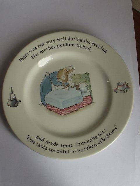 LOVELY VINTAGE PETER RABBIT WEDGWOOD PLATE