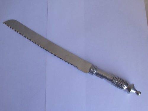 STUNNING CARROL BOYES BREAD KNIFE