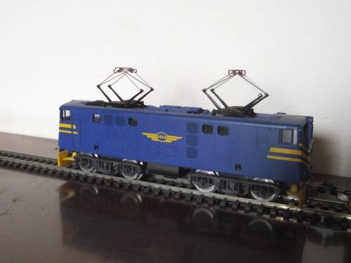 LIMA HO: SAR 5E Blue Train Electric Locomotive and Dummy(E444). Not boxed (made in Italy)