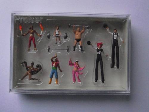 PREISER HO 1;87 WEIGHTLIFTERS, SWORD-SWALLOWER, MEN ON STILTS