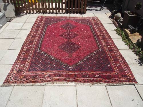 STUNNING LARGE HAND WOVEN PERSIAN CARPET  ( IRAN )