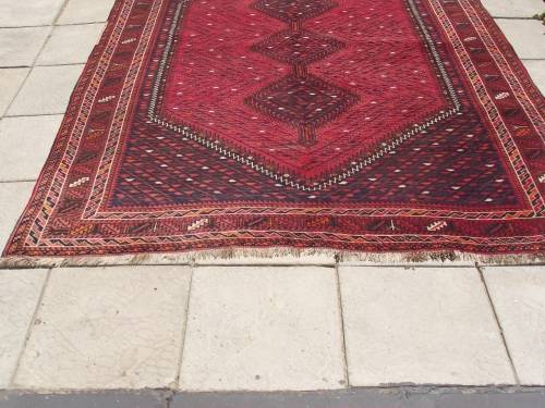 STUNNING LARGE HAND WOVEN PERSIAN CARPET  ( IRAN )